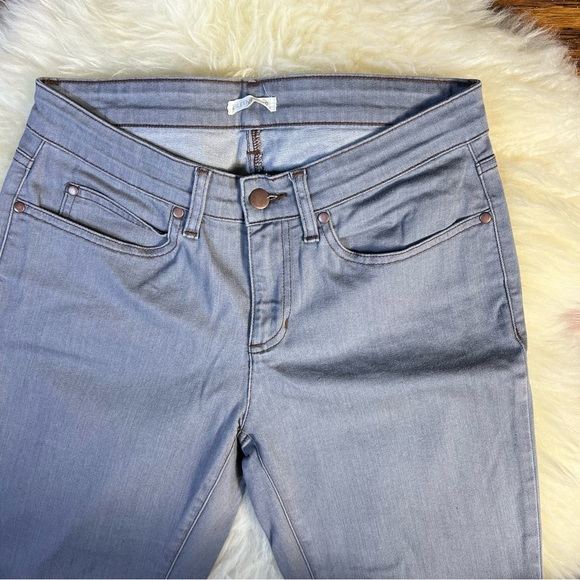 Eileen Fisher Light Grey Organic Stretch Jeans, Size 8 - Picture 3 of 7
